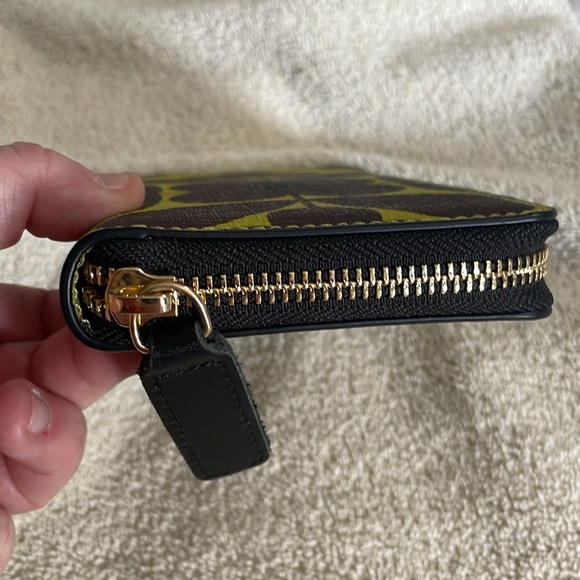 Orla Kiely Wallet - Picture 4 of 9